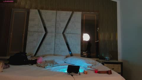 Snapshot of cleeoadams_ chatting on October 2025 04:11:01 AM Cleo Adams online show from October 2025 04:11:01 AM