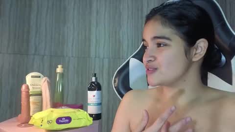 Snapshot of clementine_t chatting on November 2025 01:03:01 PM Clementine online show from November 2025 01:03:01 PM