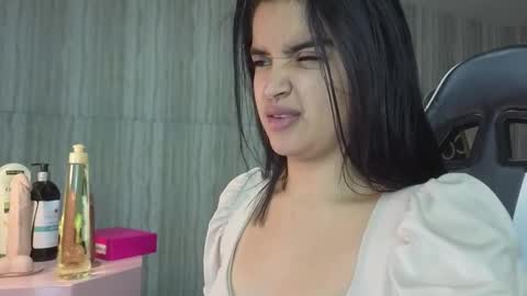 Snapshot of clementine_t chatting on November 2025 01:25:02 PM Clementine online show from November 2025 01:25:02 PM