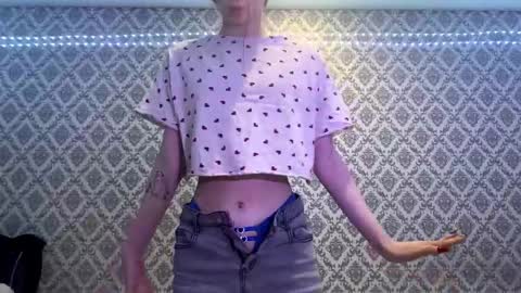 Cleo online show from December 2025 07:00:01 PM