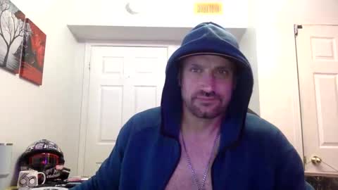 Snapshot of clintwood12 chatting on September 2025 06:46:02 AM chad online show from September 2025 06:46:02 AM