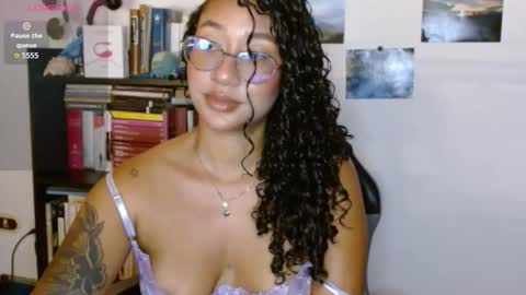 Clitia online show from November 2025 12:33:01 AM