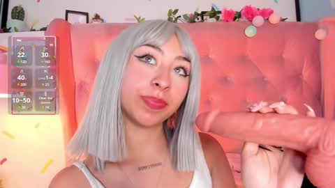 Cloe  online show from February 2025 04:04:01 PM