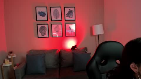 Cloe  online show from October 2025 01:48:02 AM