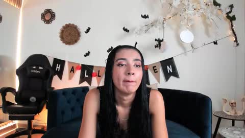 CLOE  online show from October 2025 03:27:02 AM