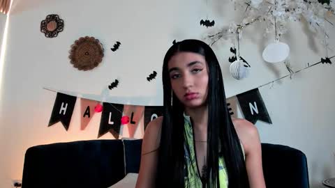 CLOE  online show from October 2025 03:29:02 AM