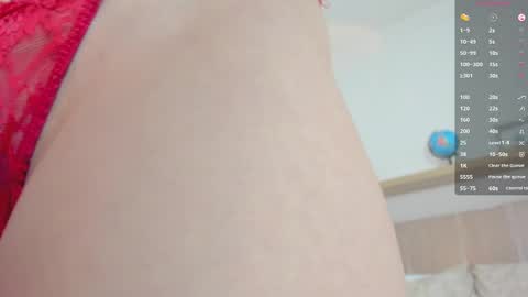 Snapshot of cloe_yeraldy_ chatting on December 2024 06:26:02 PM CHARLOTTE online show from December 2024 06:26:02 PM