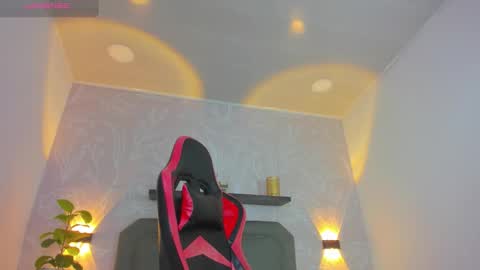 Snapshot of cloe_yeraldy_ chatting on October 2025 02:31:02 AM CHARLOTTE online show from October 2025 02:31:02 AM
