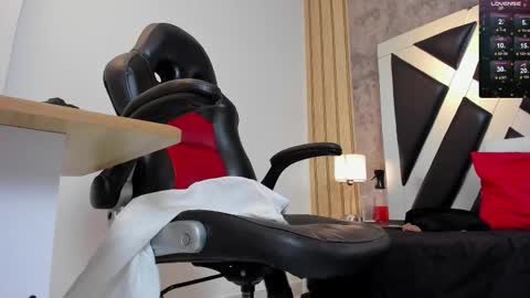 Snapshot of cloeperson chatting on February 2026 03:48:02 PM lady cloe person online show from February 2026 03:48:02 PM