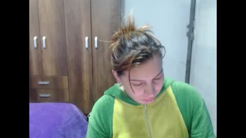 Snapshot of cloepussy chatting on October 2025 03:24:01 PM cloepussy online show from October 2025 03:24:01 PM