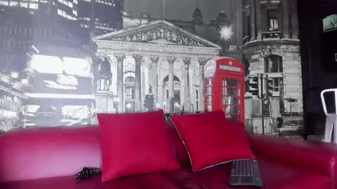 ---Cloe--- online show from December 2025 03:19:01 PM