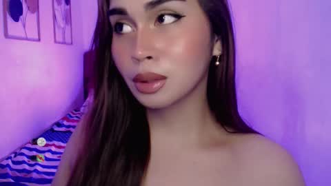 Snapshot of cloudia_babe chatting on September 2025 04:32:02 PM Cloudia babe69 online show from September 2025 04:32:02 PM