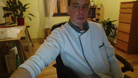 Snapshot of clouplefun chatting on December 2024 05:49:02 AM clouplefun online show from December 2024 05:49:02 AM