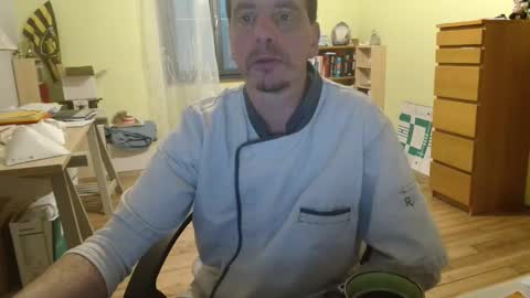 Snapshot of clouplefun chatting on December 2024 05:18:02 AM clouplefun online show from December 2024 05:18:02 AM