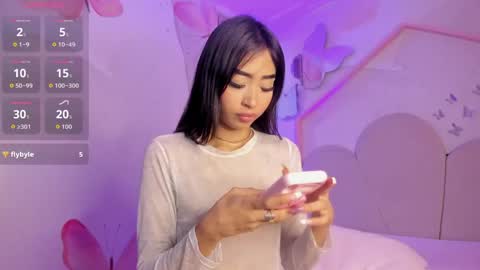 Snapshot of cloy_baby chatting on May 2026 01:57:16 AM Eilyn online show from May 2026 01:57:16 AM