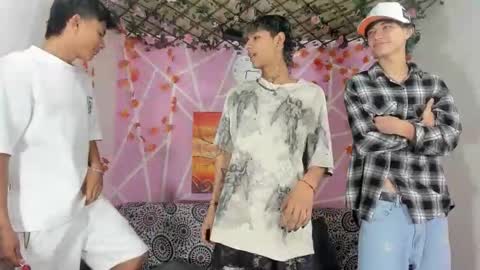 club_latinboys online show from November 2025 02:30:01 PM