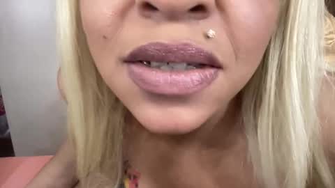 CocaNutt online show from January 2026 02:11:01 PM