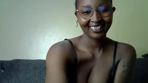 Snapshot of cocobaby_ chatting on May 2026 05:52:02 PM Coco online show from May 2026 05:52:02 PM