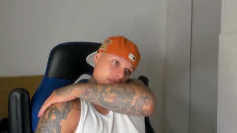 Snapshot of colin_prince2 chatting on December 2024 05:51:01 AM COLIN online show from December 2024 05:51:01 AM