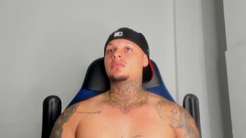 Snapshot of colin_prince2 chatting on December 2024 05:37:02 AM COLIN online show from December 2024 05:37:02 AM