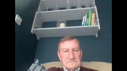 Snapshot of colinbeech chatting on December 2024 02:38:01 PM colinbeech online show from December 2024 02:38:01 PM