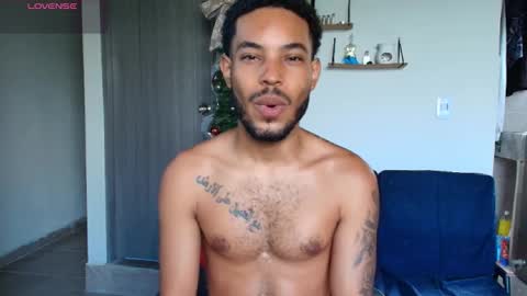 Snapshot of colinlatinbrown chatting on December 2025 01:39:02 PM IG online show from December 2025 01:39:02 PM