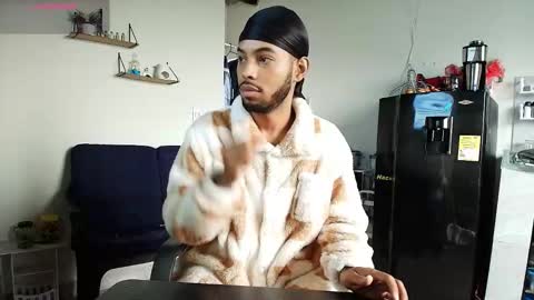 Snapshot of colinlatinbrown chatting on January 2026 01:05:02 PM IG online show from January 2026 01:05:02 PM