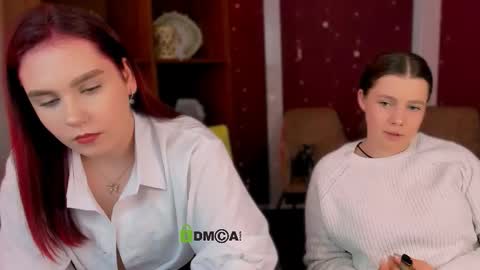 colla_white online show from January 2026 02:21:01 PM