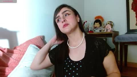 Snapshot of collette_beaufoy chatting on November 2025 04:33:02 AM Collette online show from November 2025 04:33:02 AM