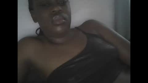 Snapshot of comicalcara chatting on January 2025 07:46:02 AM Cara online show from January 2025 07:46:02 AM