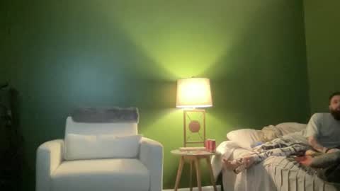 Snapshot of concentralized chatting on November 2025 06:35:01 AM Matt online show from November 2025 06:35:01 AM