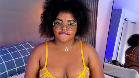 conielaurenth online show from January 2025 02:19:01 AM