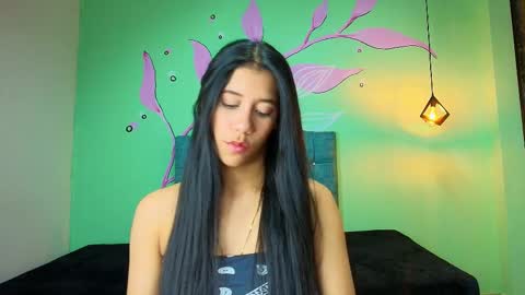 C O N N I E online show from November 2025 02:47:02 AM