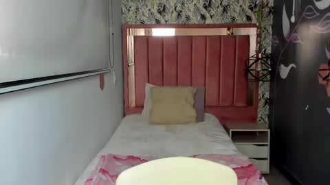 C O N N I E online show from February 2026 02:06:01 PM