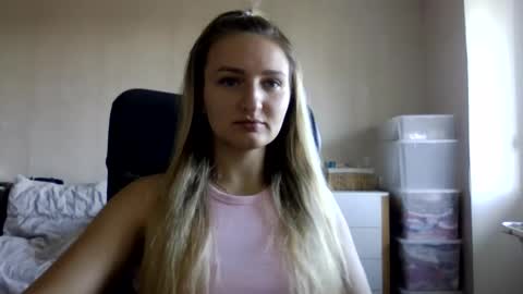 Snapshot of cora_fora chatting on September 2025 07:21:01 AM cora_fora online show from September 2025 07:21:01 AM