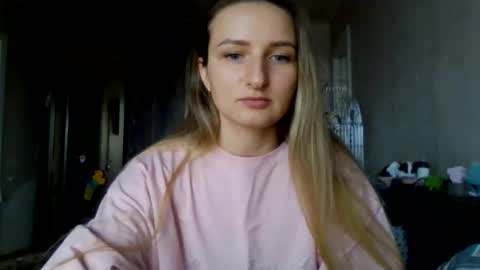 cora_fora online show from December 2025 10:42:02 AM