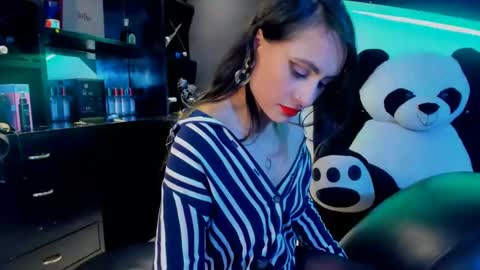 Coral  online show from February 2025 07:21:01 PM