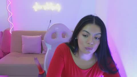 Snapshot of coraline_tay chatting on February 2025 03:28:01 AM Carolina online show from February 2025 03:28:01 AM