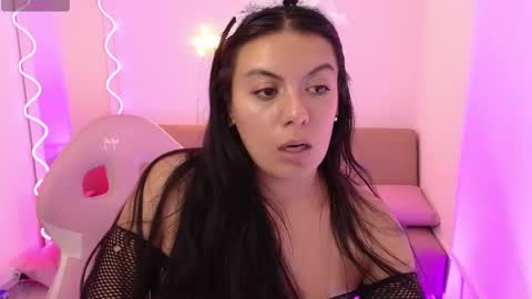 Snapshot of coraline_tay chatting on February 2025 09:39:02 AM Carolina online show from February 2025 09:39:02 AM