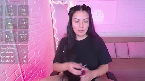 Snapshot of coraline_tay chatting on September 2025 07:36:01 PM Carolina online show from September 2025 07:36:01 PM