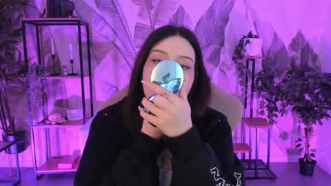 Snapshot of coralinekeyns chatting on September 2025 07:52:02 AM little girl who is always right or Coraline online show from September 2025 07:52:02 AM