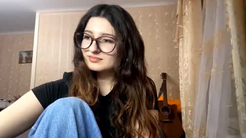Elisheva online show from November 2025 01:21:02 PM