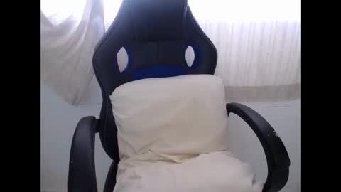 corolaxxl online show from December 2025 07:21:01 PM