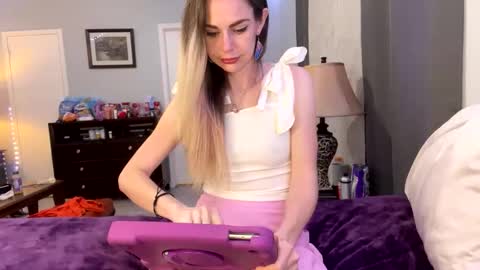 corolineclovr_and_kirkinator online show from February 2026 06:14:02 AM