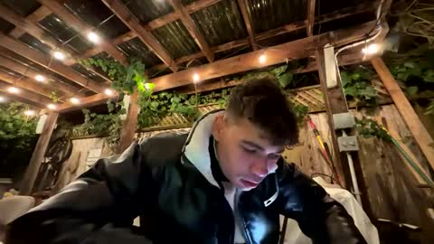 Snapshot of coronelking chatting on January 2025 03:17:02 AM coronelking online show from January 2025 03:17:02 AM