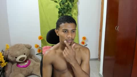 Ethan  online show from January 2025 11:53:02 PM