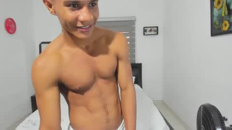 Ethan  online show from October 2025 06:45:02 PM