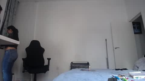 costantine helena24 online show from January 2026 01:27:02 PM