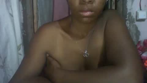 couleur_vanille online show from November 2025 02:11:01 AM