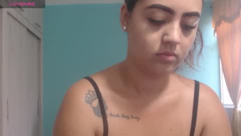  ALEJANDRO Y EMILY  online show from December 2025 12:55:01 PM